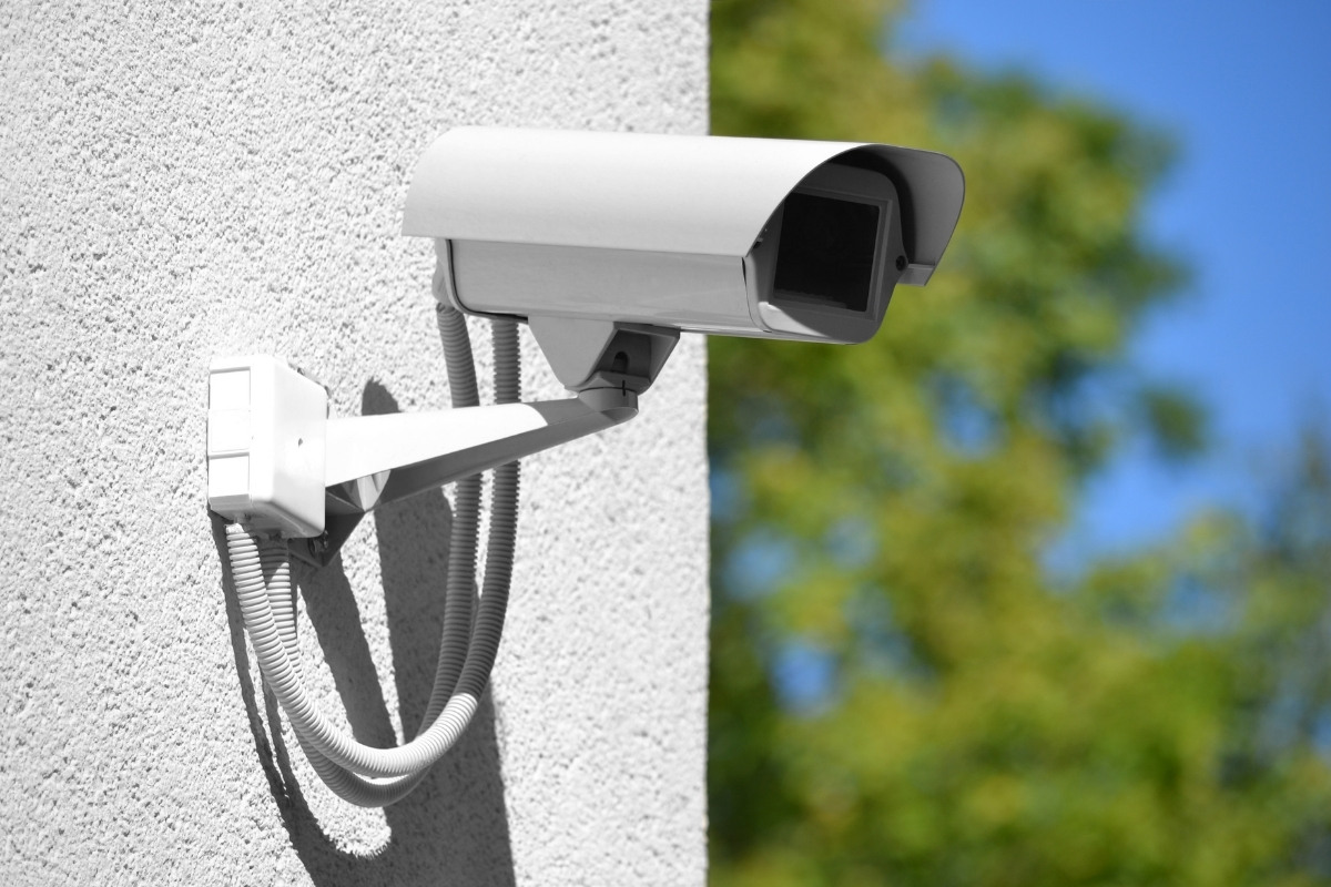 Cámara CCTV de videovigilancia empresarial instalada